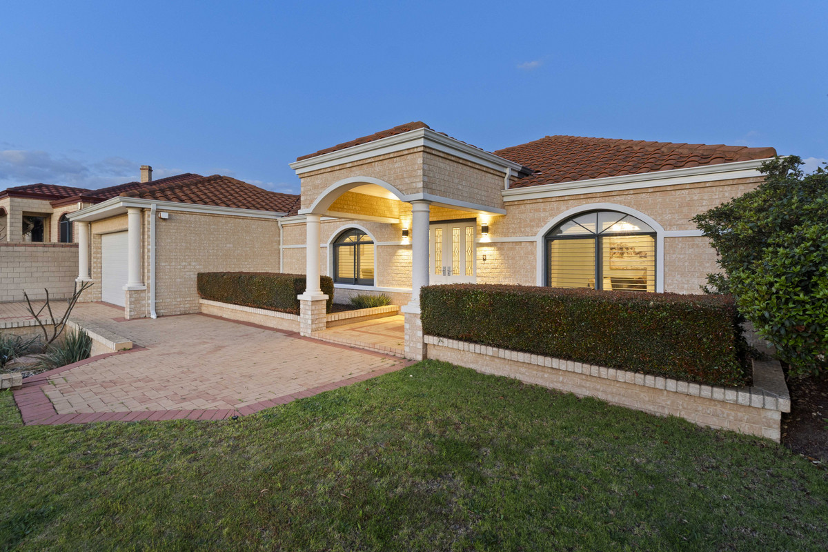 Residential for sale in Iluka, 45 Whitecliffe Square, Iluka WA 6028, 734 m²