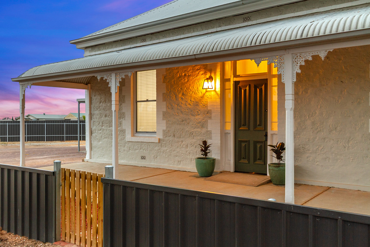 Residential for sale in Wallaroo, 1 Margaret Street, Wallaroo SA 5556, 1039 m²