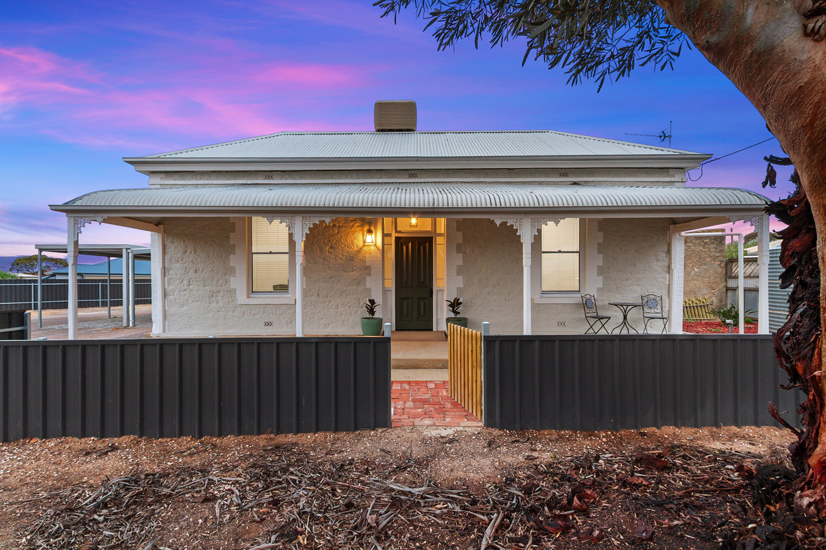 Residential for sale in Wallaroo, 1 Margaret Street, Wallaroo SA 5556, 1039 m²