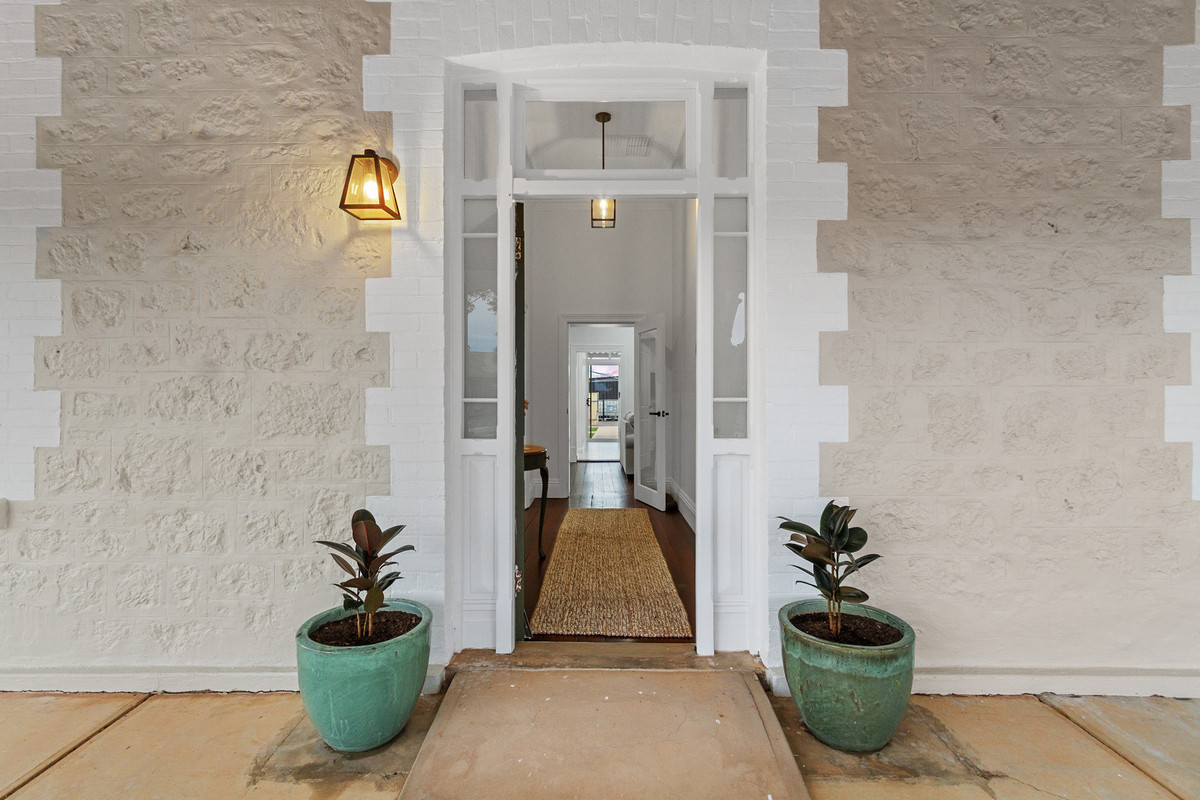 Residential for sale in Wallaroo, 1 Margaret Street, Wallaroo SA 5556, 1039 m²