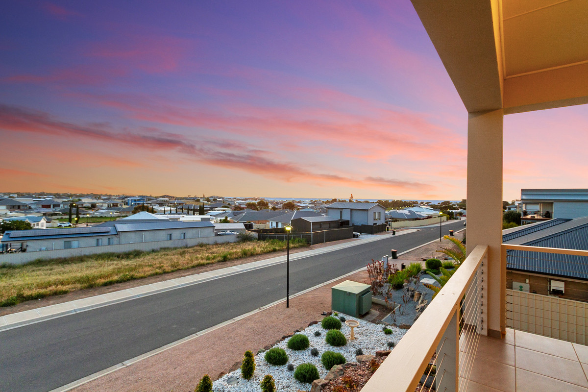 Residential for sale in Moonta Bay, 25 Willard Street, Moonta Bay SA 5558, 668 m²