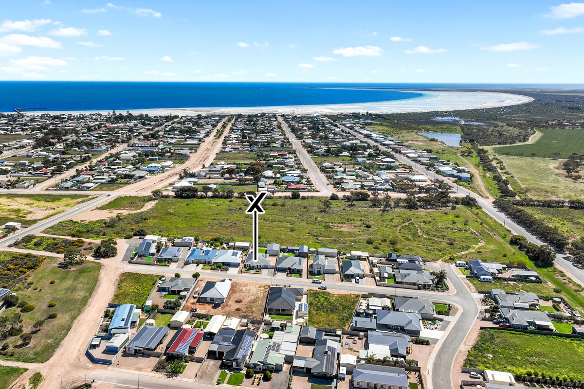 Residential for sale in Moonta Bay, 9 Hazel Street, Moonta Bay SA 5558, 900 m²