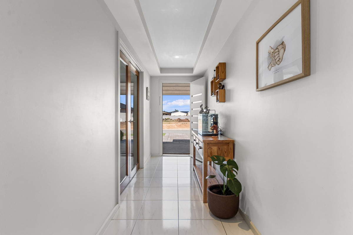 Residential for sale in Moonta Bay, 9 Hazel Street, Moonta Bay SA 5558, 900 m²