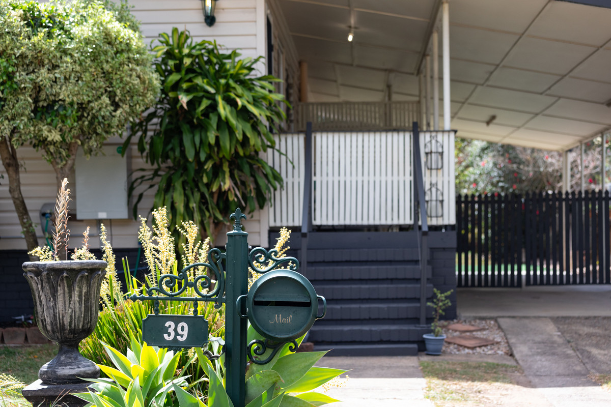 Residential for sale in Brassall, 39 Fernvale Road, Brassall QLD 4305, 837 m²