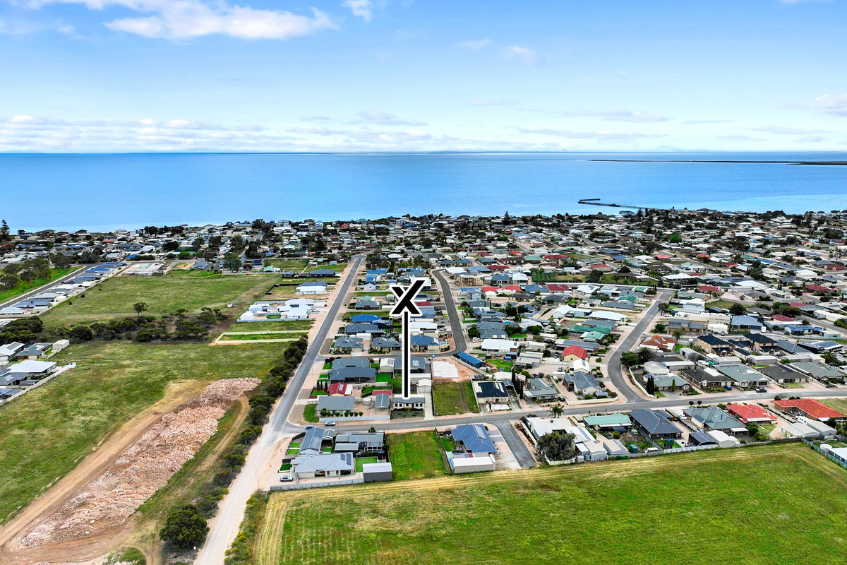 Residential for sale in Moonta Bay, 49 Highview Gr, Moonta Bay SA 5558, 910 m²