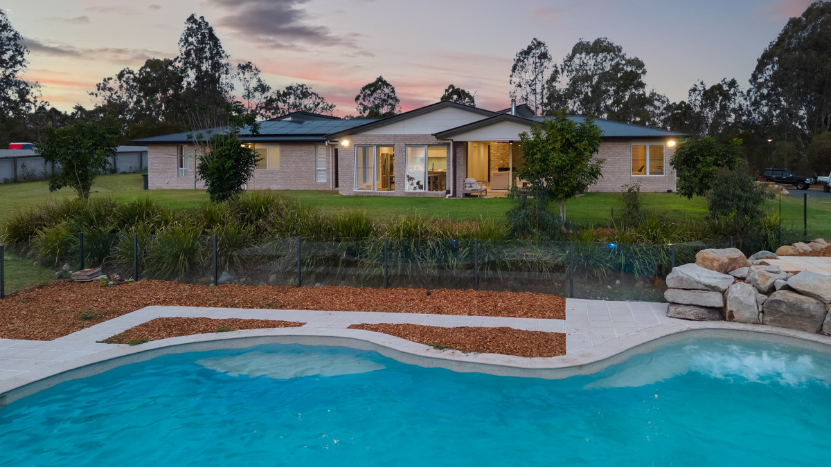 Residential for sale in Karalee, 25 Aspect Way, Karalee QLD 4306, 4 m²