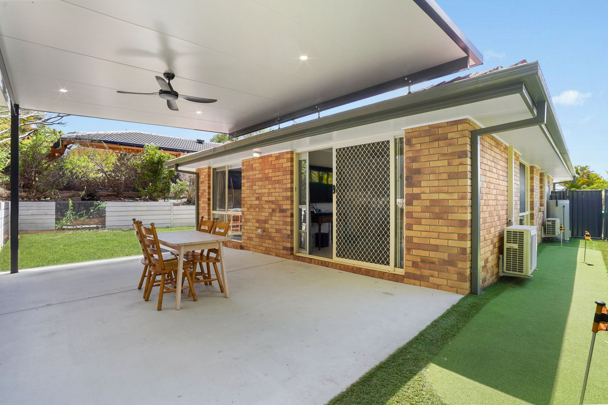 Residential for sale in Nerang, 37 Sandalwood Terrace, Nerang QLD 4211, 400 m²