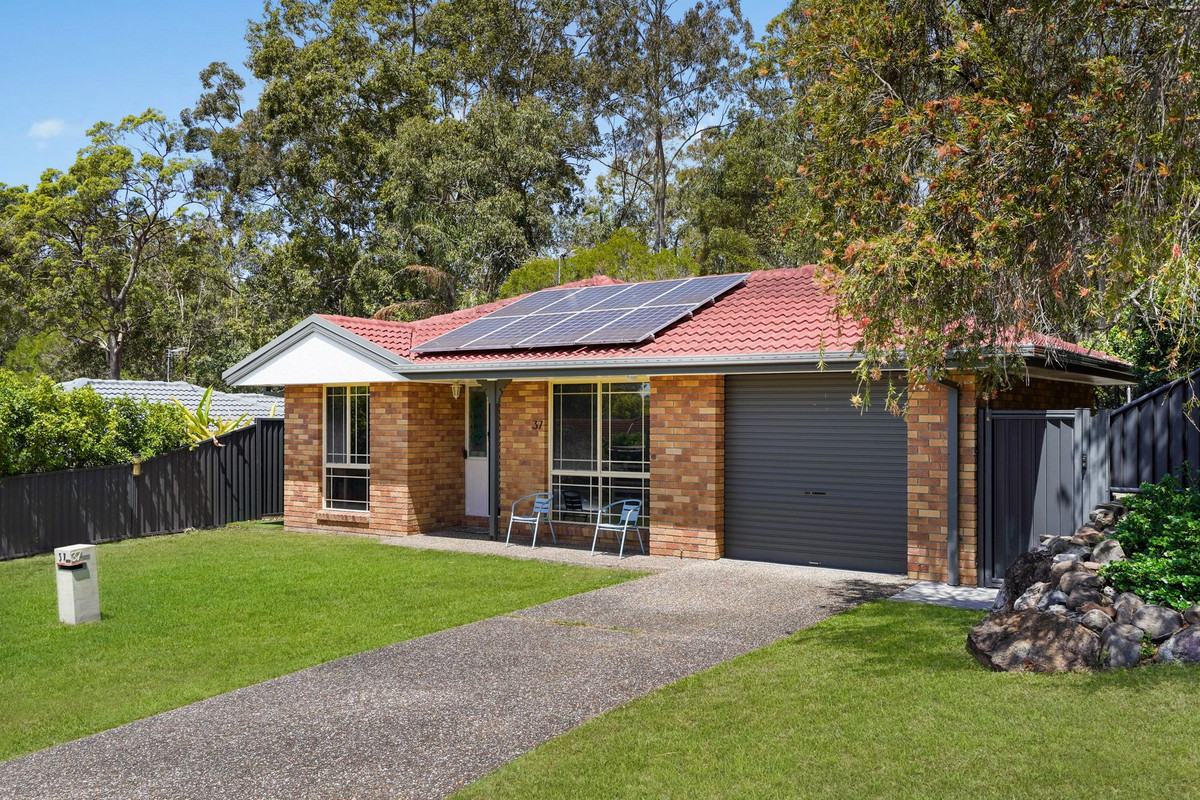 Residential for sale in Nerang, 37 Sandalwood Terrace, Nerang QLD 4211, 400 m²