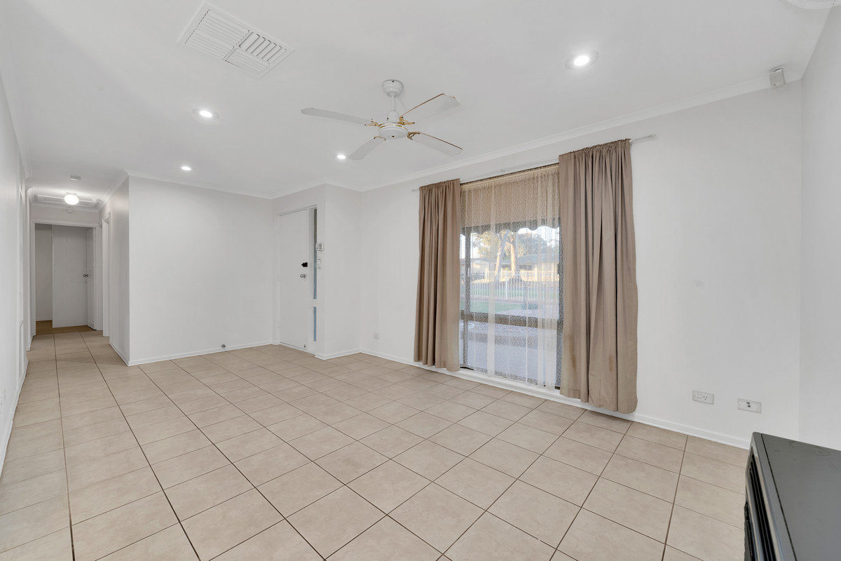 Residential for sale in Paralowie, 138 Burton Road, Paralowie SA 5108, 589 m²