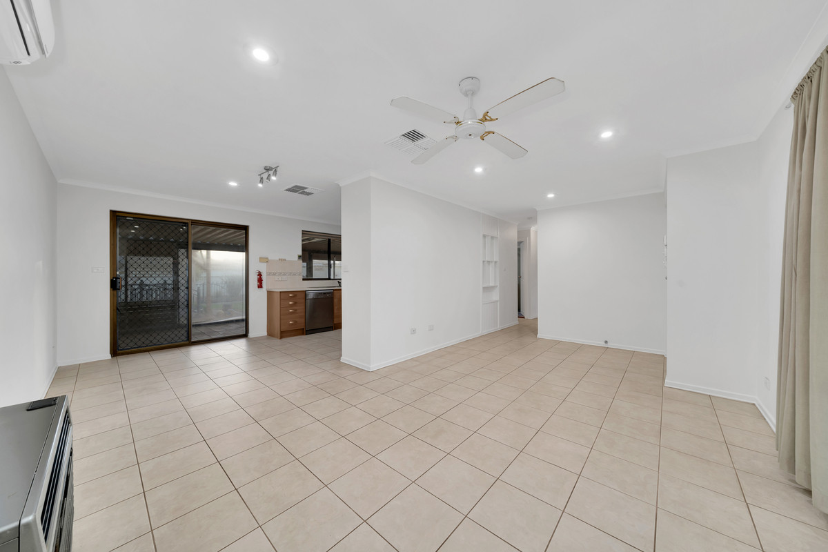Residential for sale in Paralowie, 138 Burton Road, Paralowie SA 5108, 589 m²