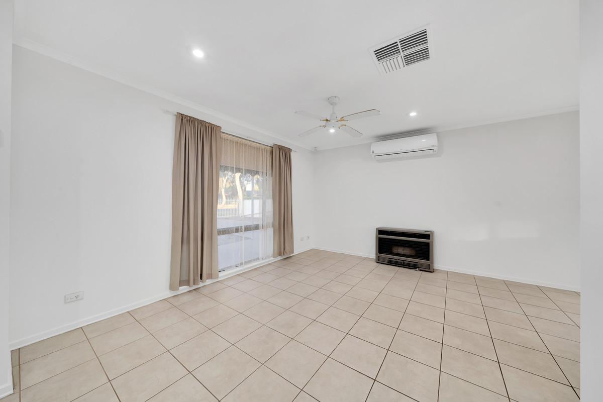 Residential for sale in Paralowie, 138 Burton Road, Paralowie SA 5108, 589 m²