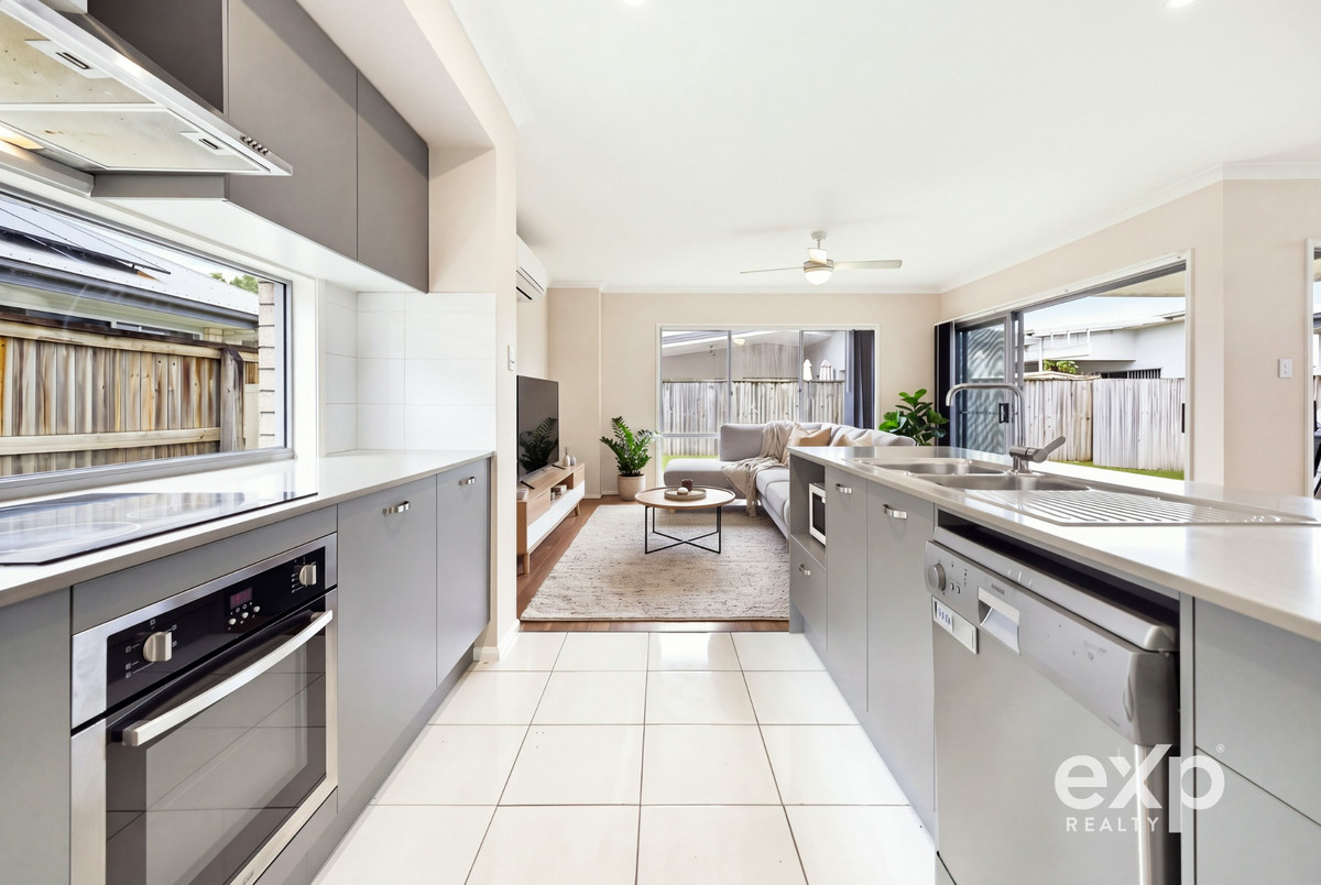 Residential for sale in Palmview, 10 Potts Street, Palmview QLD 4553, 313 m²