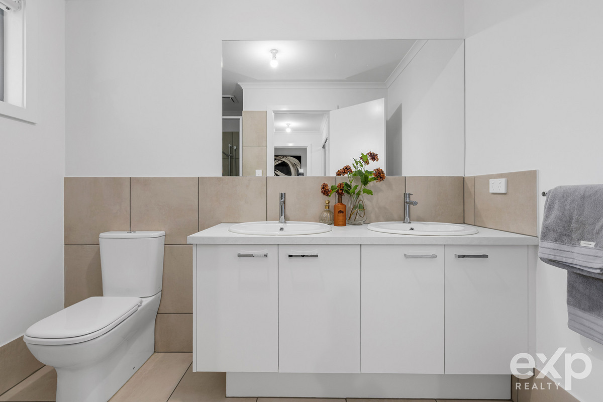Residential for sale in Munno Para Downs, 15 Badman Street, Munno Para Downs SA 5115, 375 m²