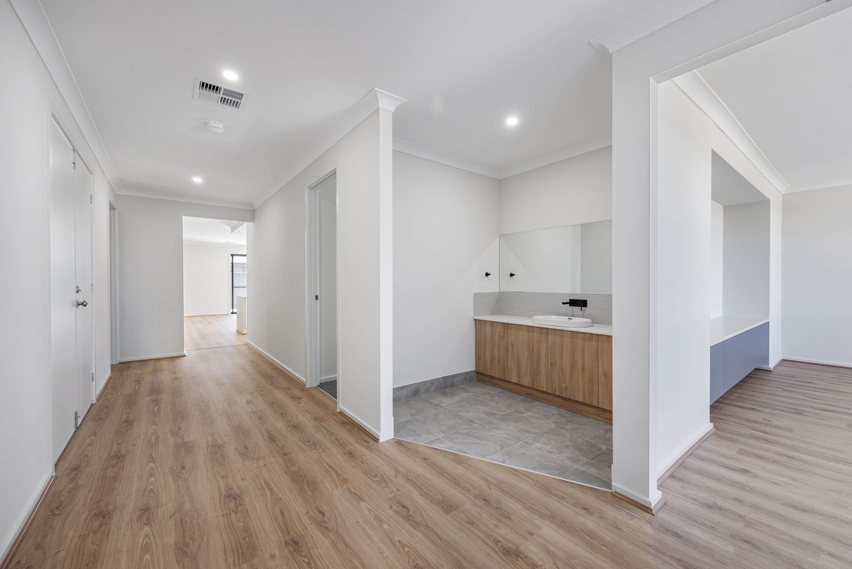 Residential for sale in Andrews Farm, 6 Angove Street, Andrews Farm SA 5114, 448 m²