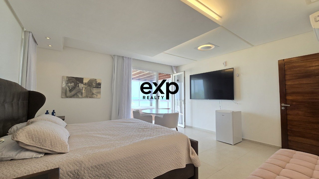 Casa de Luxo à Venda na Praia Bela  Mansão com Vista Panorâmica para o Mar Acesso Exclusivo à Praia