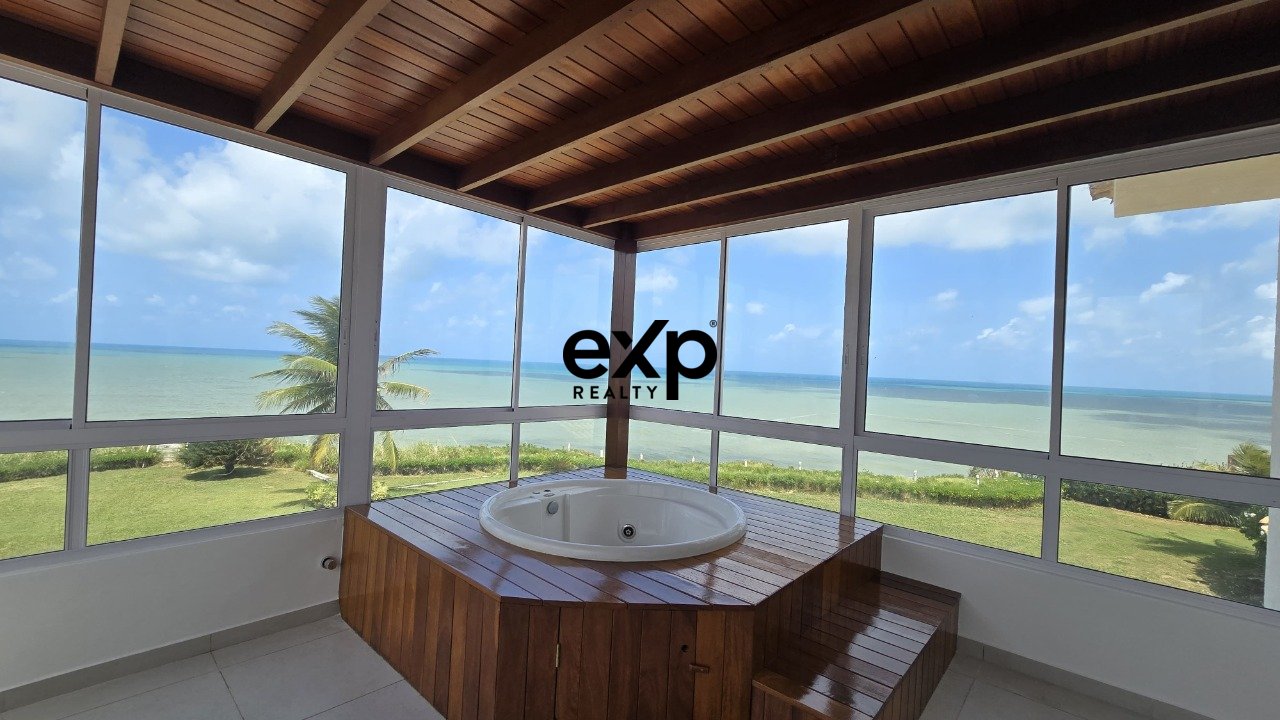 Casa de Luxo à Venda na Praia Bela  Mansão com Vista Panorâmica para o Mar Acesso Exclusivo à Praia