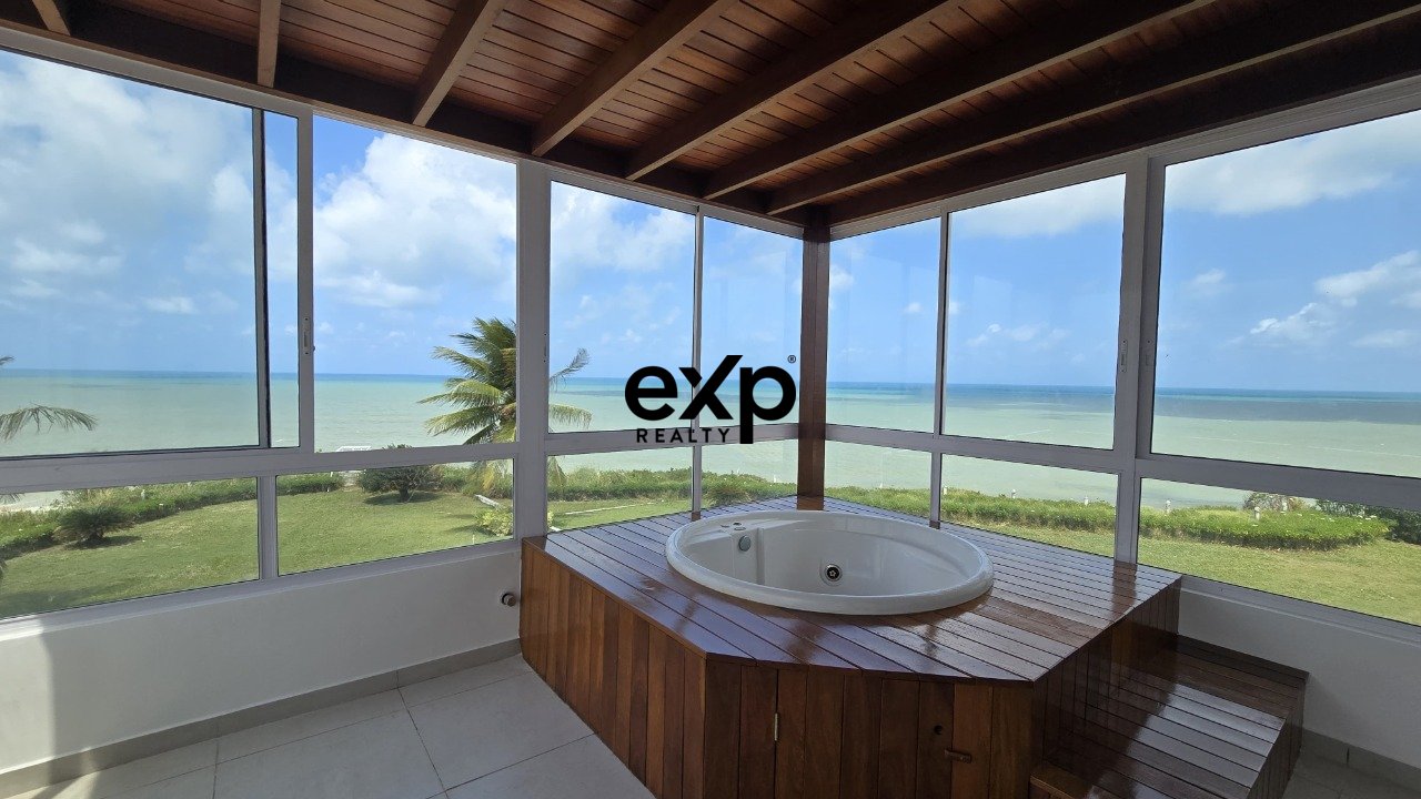 Casa de Luxo à Venda na Praia Bela  Mansão com Vista Panorâmica para o Mar Acesso Exclusivo à Praia
