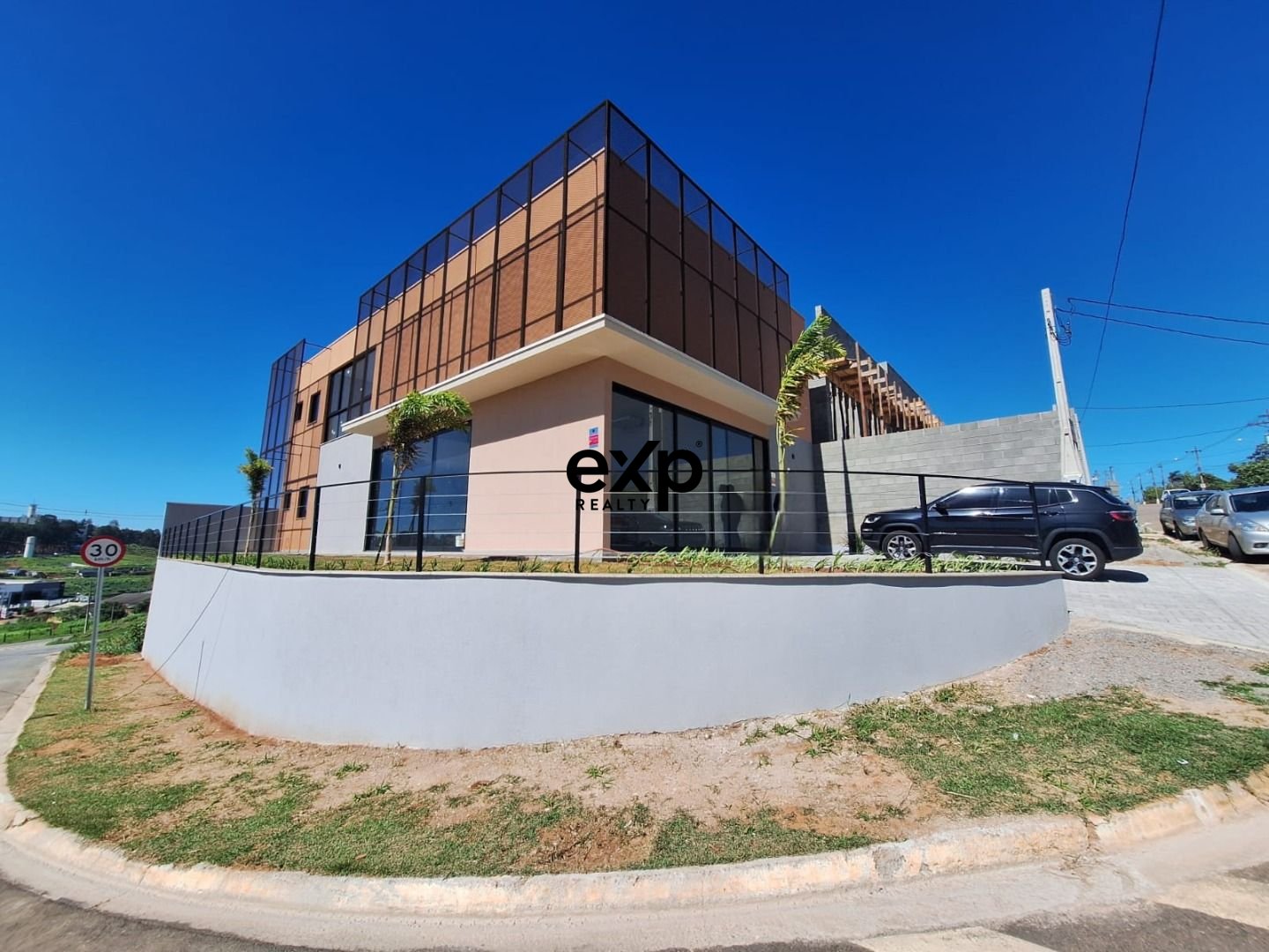 Warehouse for rent in Vinhedo, Afonso Garbuio (Residencial Villa Di Treviso) 88 Santa Claudina Vinhedo 13284-612, 300 m²