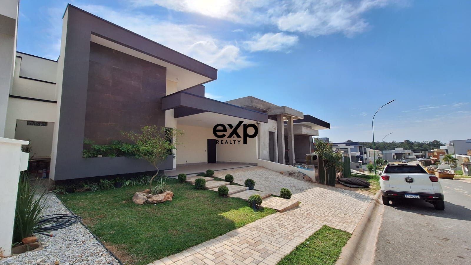 Casa à venda em Valinhos, Municipal do Roncáglia 1090 Condomínio Residencial Mont Alcino Valinhos 13272-721, 300 m²