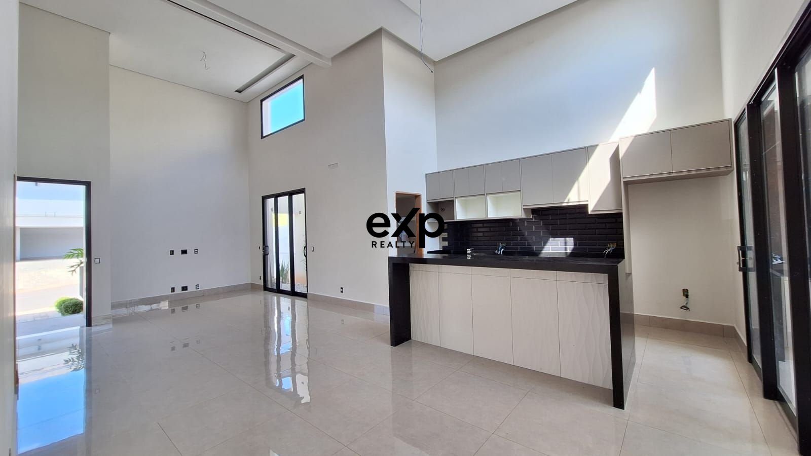 Casa à venda em Valinhos, Municipal do Roncáglia 1090 Condomínio Residencial Mont Alcino Valinhos 13272-721, 300 m²