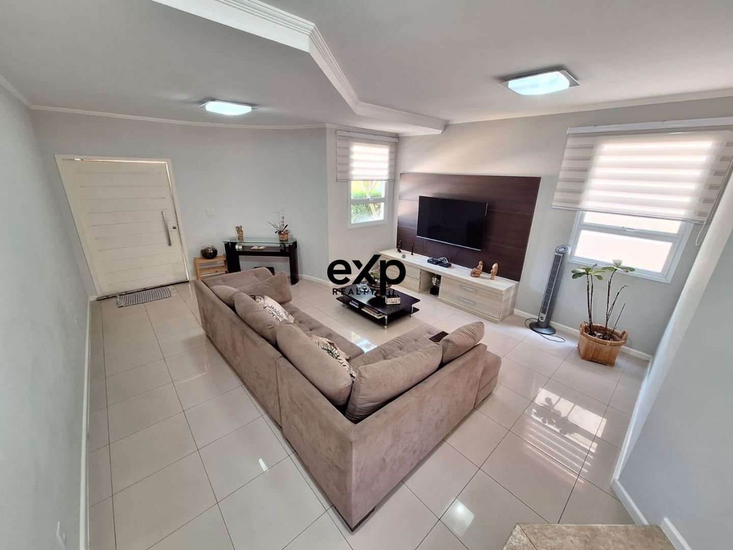 Casa à venda em Valinhos, Wilson R Solinsk 545 Jardim Jurema Valinhos 13272-480, 396 m²