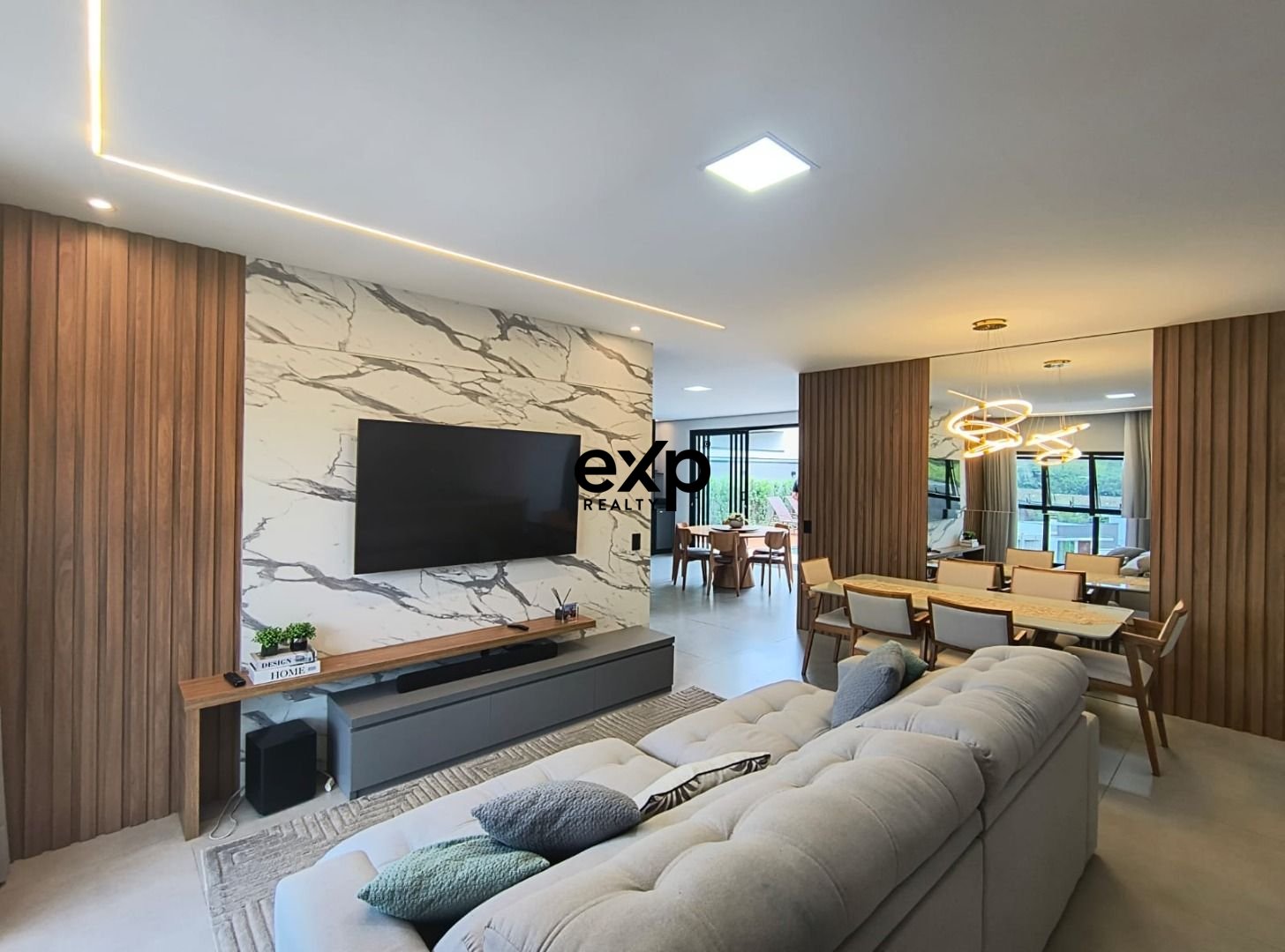 Casa à venda em Valinhos, Municipal do Roncáglia 1090 Condomínio Residencial Mont Alcino Valinhos 13272-721, 300 m²