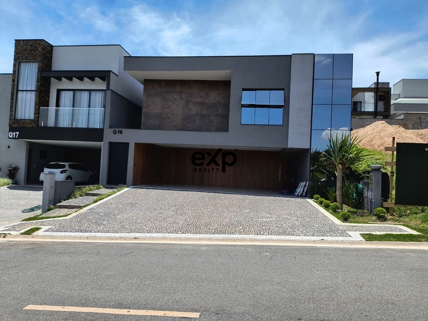 Casa à venda em Valinhos, Municipal do Roncáglia 1090 Condomínio Residencial Mont Alcino Valinhos 13272-721, 300 m²