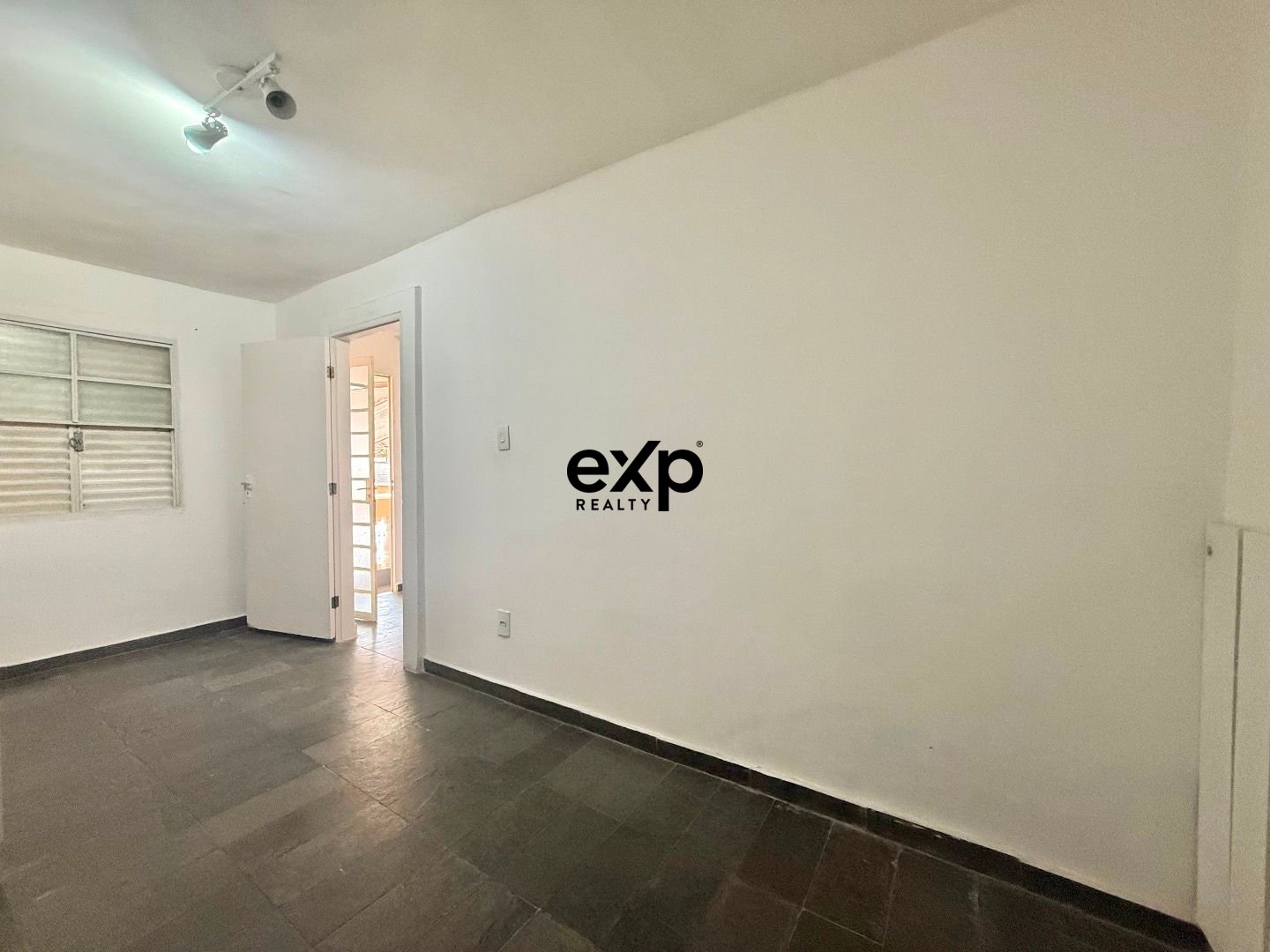 Casa à venda em Valinhos, Vitório Baron 7 Jardim das Figueiras Valinhos 13275-616, 250 m²