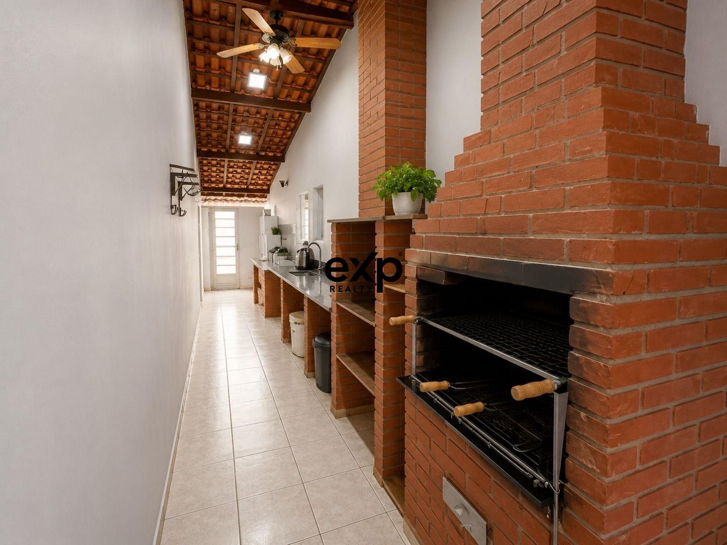 Casa à venda em Valinhos, Francisco Antonio Pozzuto 245 Jardim São Marcos Valinhos 13272-820, 200 m²