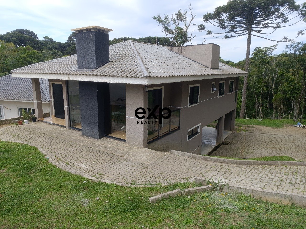 Casa no Centro de Quatro Barras