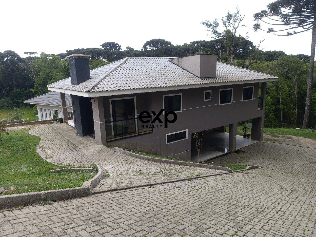 Casa no Centro de Quatro Barras