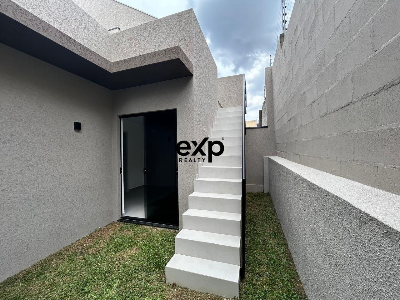 Casa Moderna e Aconchegante em Condomínio Fechado - Campo Largo