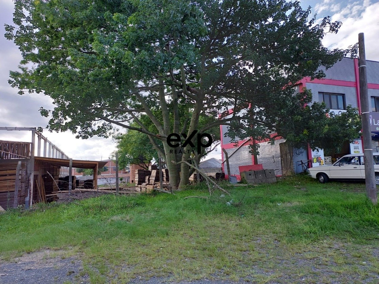 TERRENO COMERCIAL NA AVENIDA MARINGA