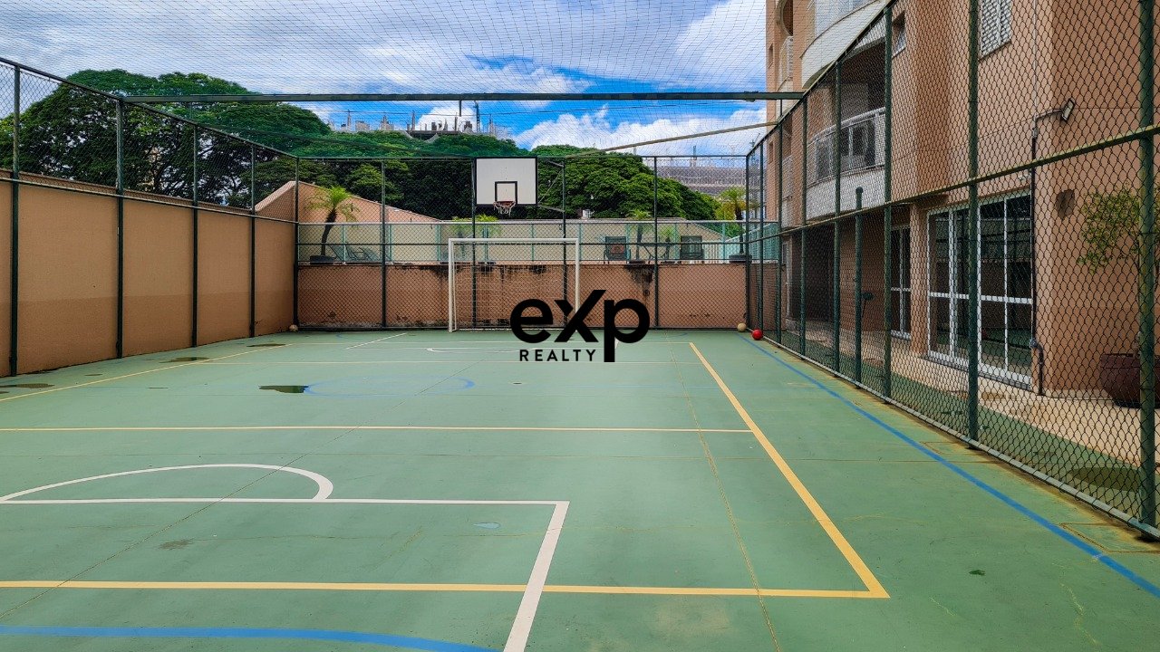 Apartamento próximo à Av. Independência com 3 quartos e 2 vagas