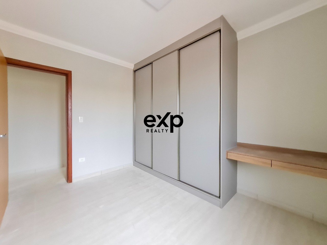 Apartamento próximo à Av. Independência com 3 quartos e 2 vagas