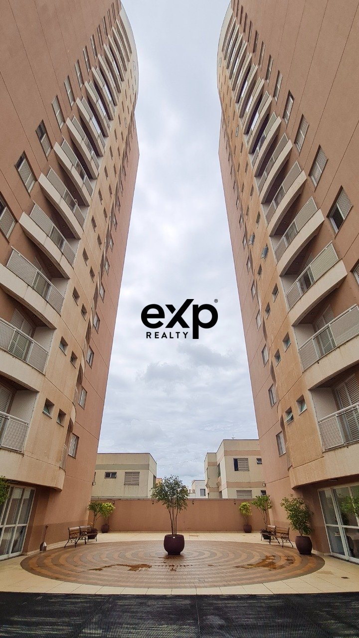 Apartamento próximo à Av. Independência com 3 quartos e 2 vagas