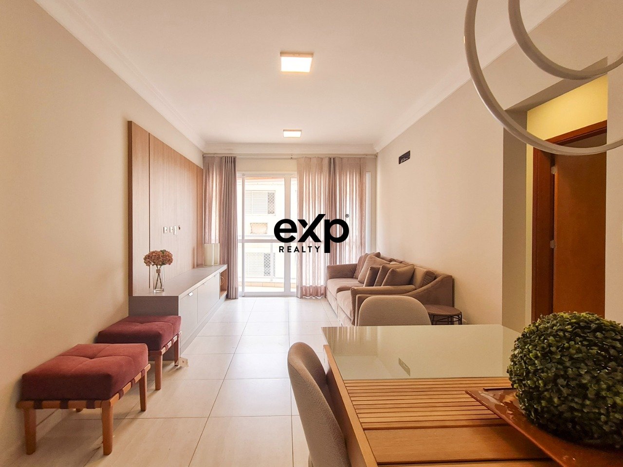 Apartamento porteira fechada próximo à Av. Independência