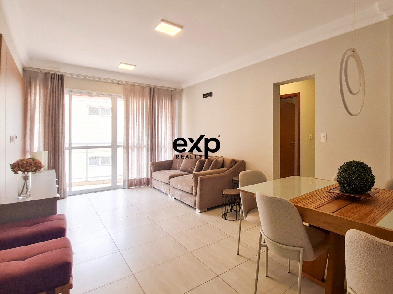 Apartamento porteira fechada próximo à Av. Independência