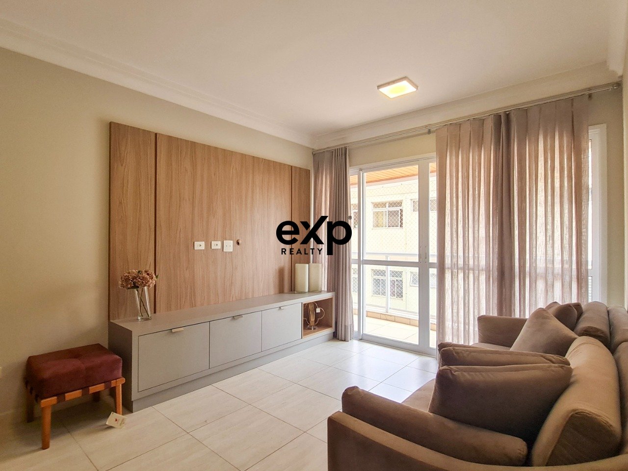 Apartamento porteira fechada próximo à Av. Independência