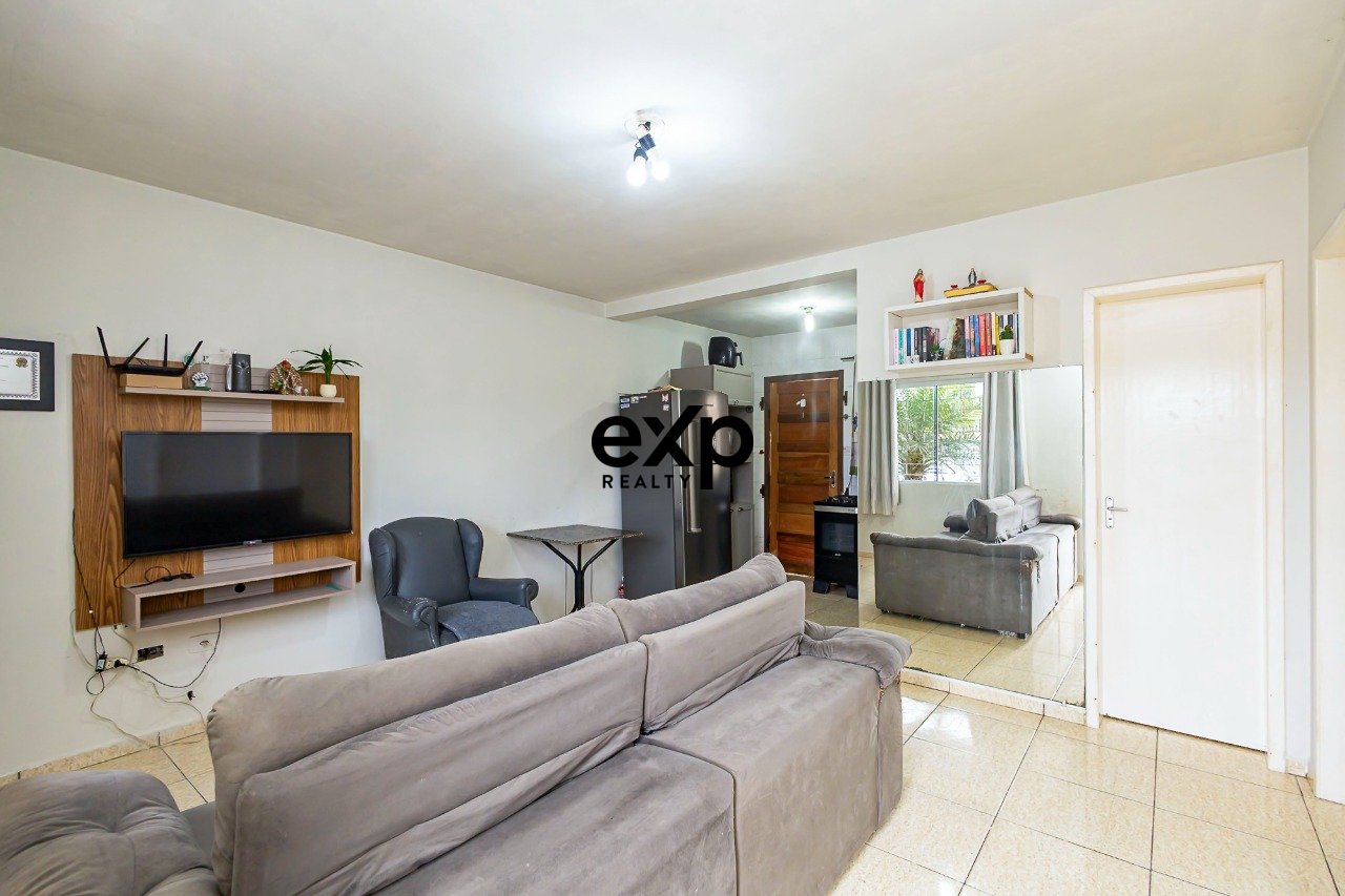 Casa em Condominio com área Gourmet - 2 Quartos no parque do Embu em Colombo