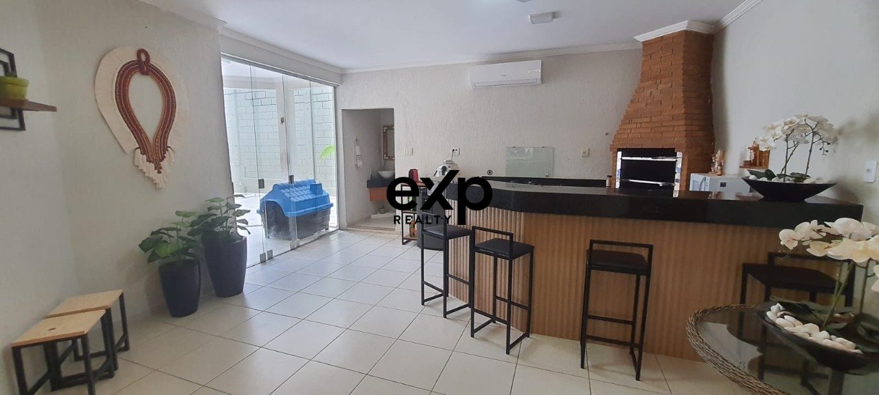 Casa em Condomínio à venda em Valinhos, Rua Campos Salles 2535 Condomínio Vivendas das Quaresmeiras Valinhos 13272-350, 330 m²