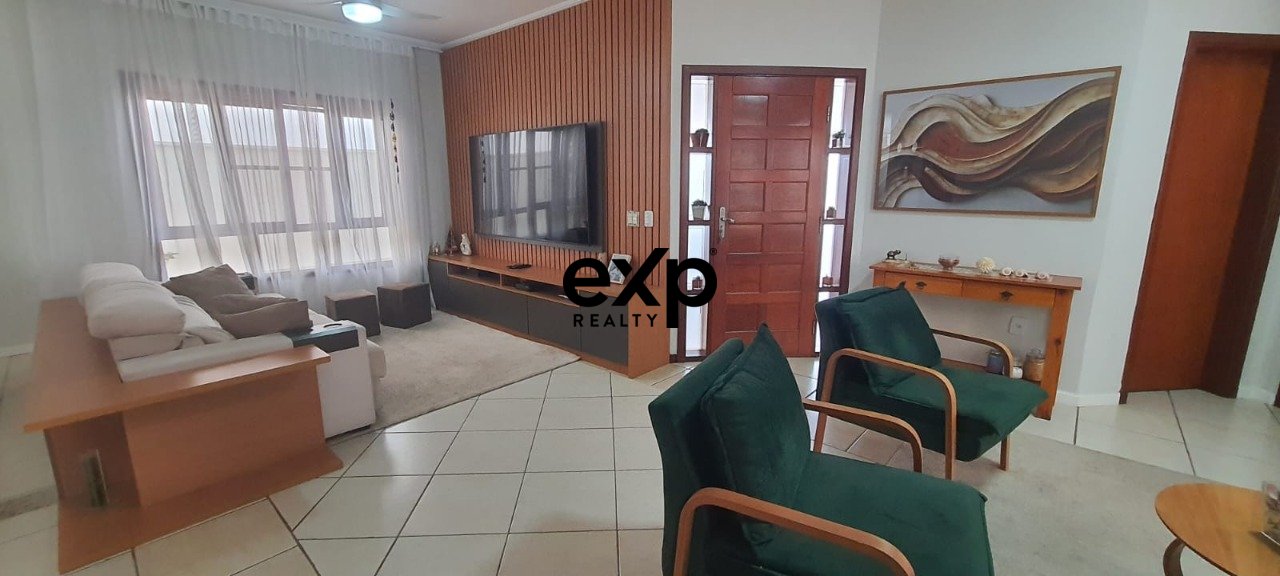Casa em Condomínio à venda em Valinhos, Rua Campos Salles 2535 Condomínio Vivendas das Quaresmeiras Valinhos 13272-350, 330 m²