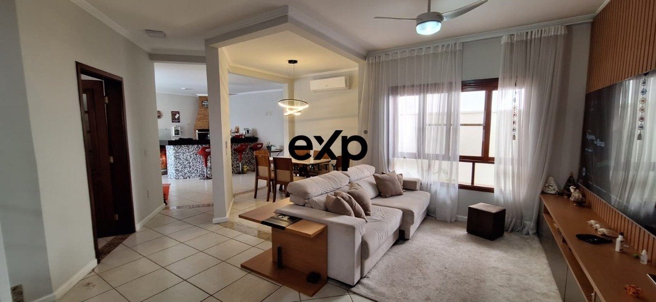 Casa em Condomínio à venda em Valinhos, Rua Campos Salles 2535 Condomínio Vivendas das Quaresmeiras Valinhos 13272-350, 330 m²