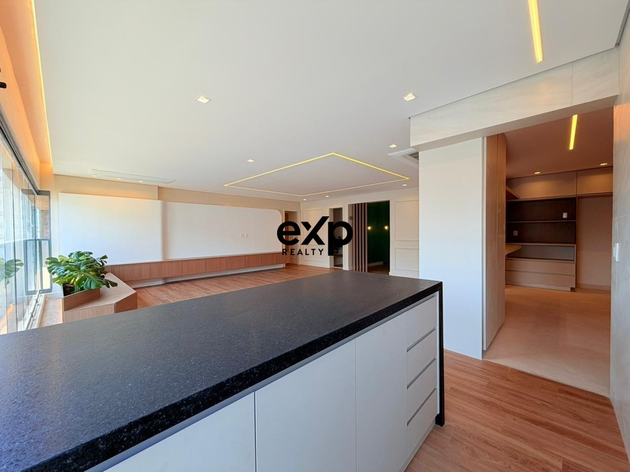 Campo Belo - Apartamento à venda com 143m² 3 quartos sendo 3 suítes e 2 vagas