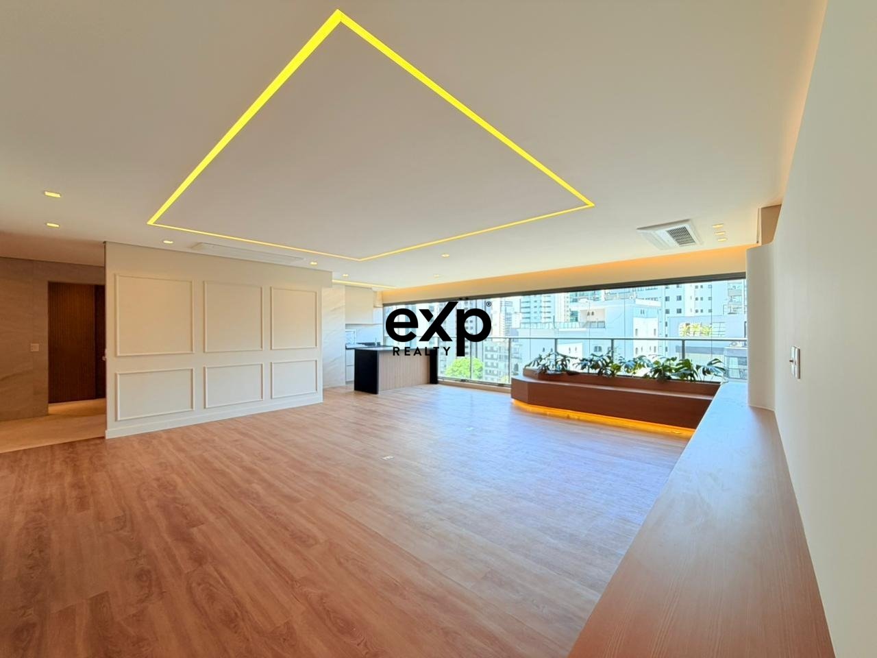 Campo Belo - Apartamento à venda com 143m² 3 quartos sendo 3 suítes e 2 vagas