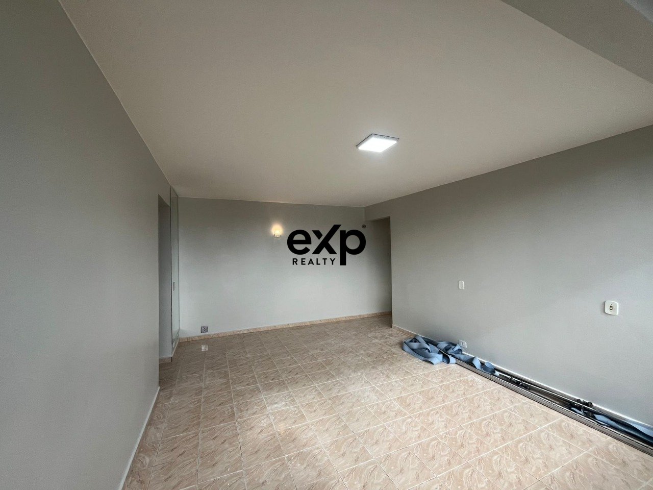 Apartamento à venda em Brasília, Qe 20 Bloco J Apartamento 304 Guará I Brasília 71015-107, 139 m²