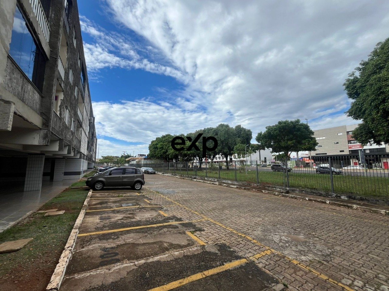Apartamento à venda em Brasília, Qe 20 Bloco J Apartamento 304 Guará I Brasília 71015-107, 139 m²