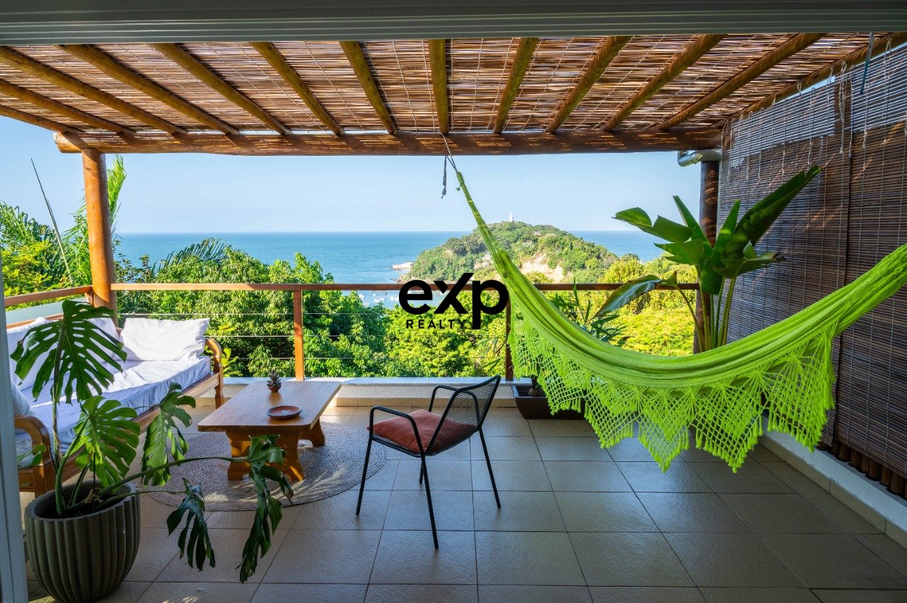 Apt. 68 m² 2/4 completamente mobiliato com vista mar, em condominio fechado.