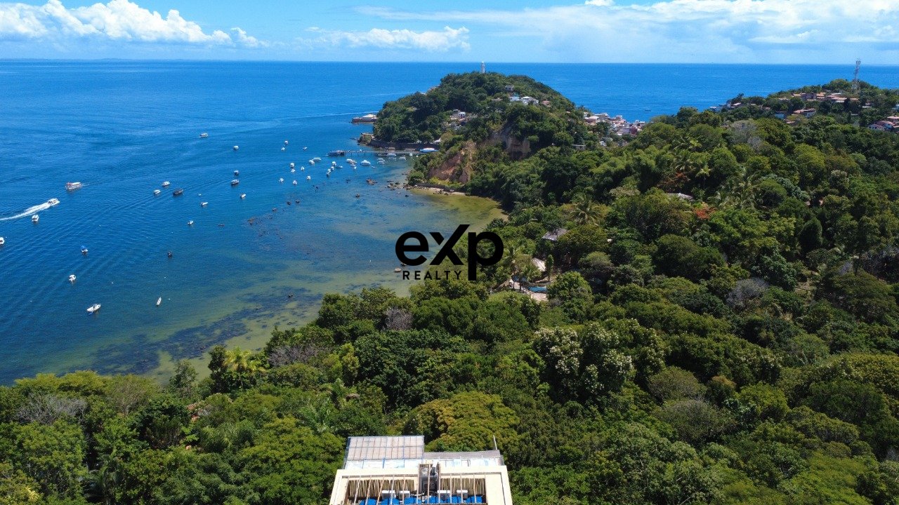 Apt. 68 m² 2/4 completamente mobiliato com vista mar, em condominio fechado.