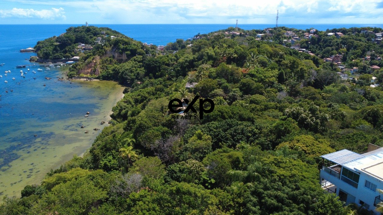 Apt. 68 m² 2/4 completamente mobiliato com vista mar, em condominio fechado.